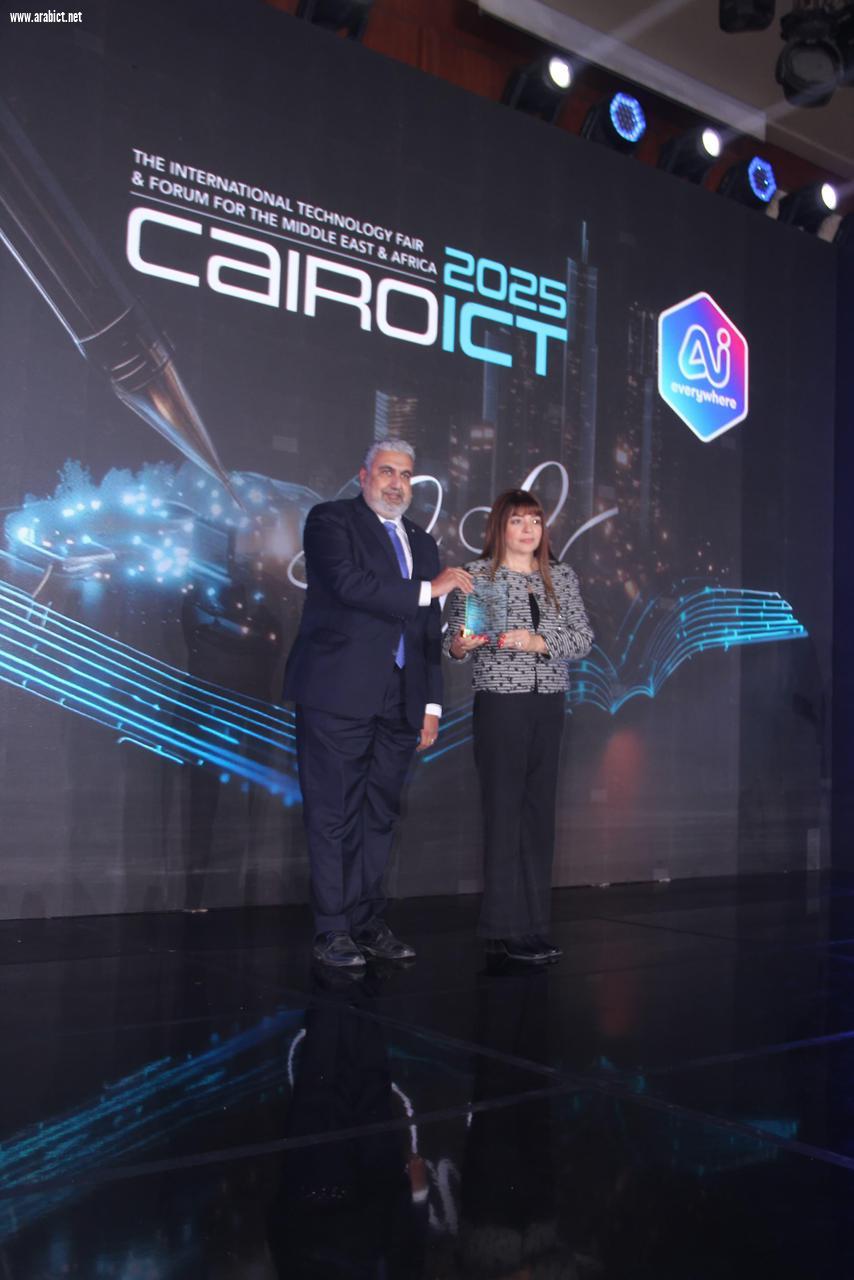 تقديرًا لابتكاره وريادته في حلول المدفوعات المستدامة..  البنك الأهلي المصري يحصد جائزتين عالميتين في جوائز Élan 2025