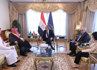 وزير الاتصالات    يبحث مع السفير   السعودى  فتح آفاق جديدة للتعاون   فى مجالات الاتصالات وتكنولوجيا المعلومات